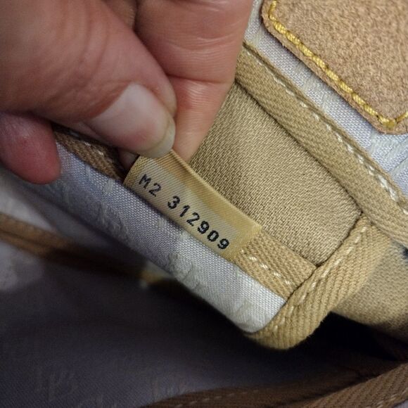 Dooney and Bourke bag - Picture 3 of 12